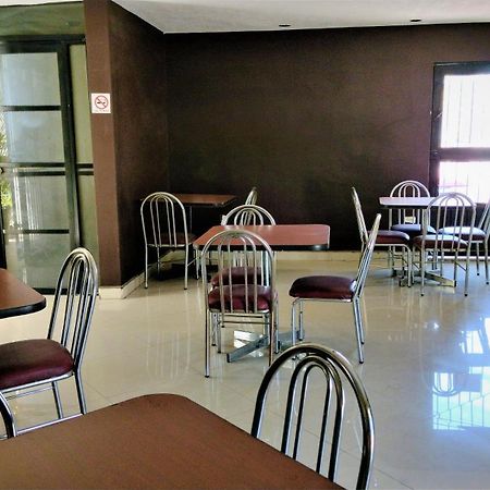 Laguna Inn Torreón エクステリア 写真