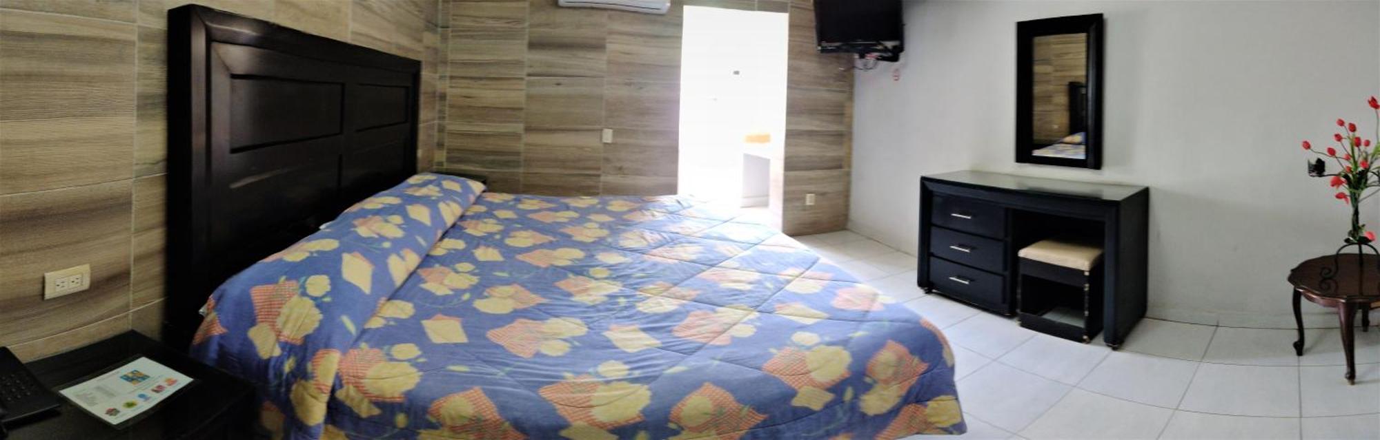 Laguna Inn Torreón エクステリア 写真