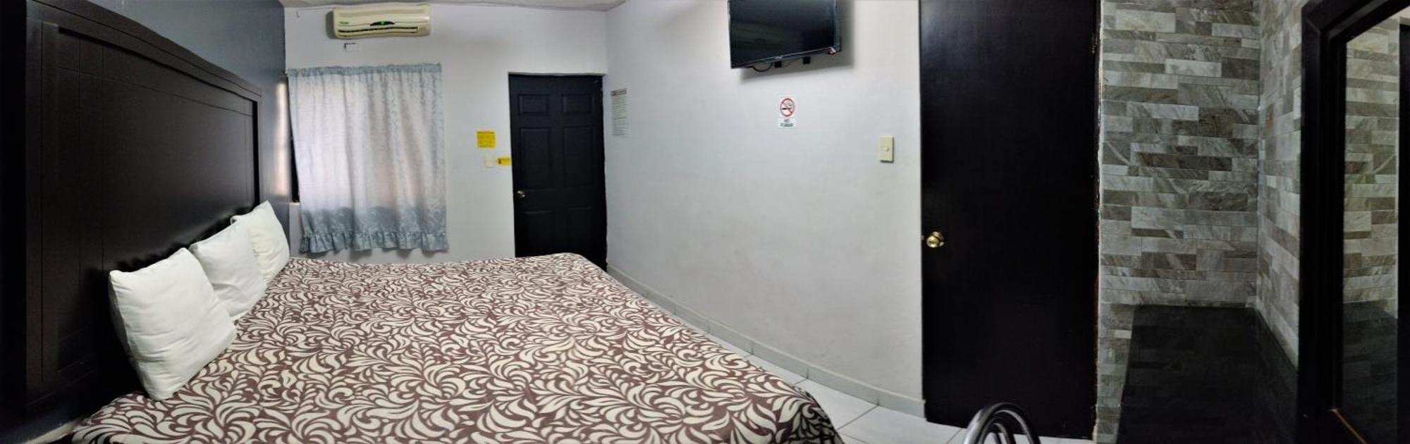 Laguna Inn Torreón エクステリア 写真