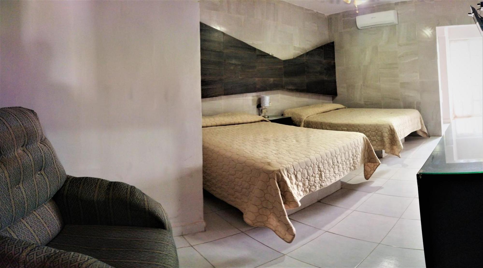 Laguna Inn Torreón エクステリア 写真