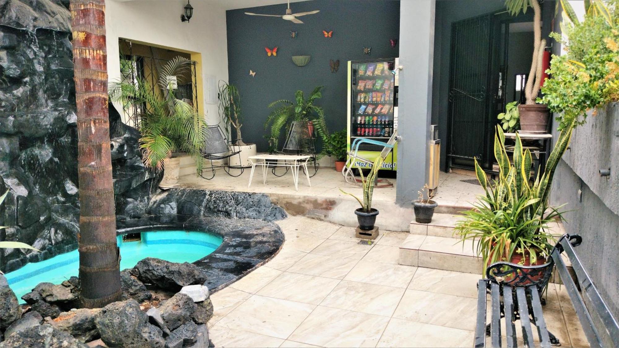 Laguna Inn Torreón エクステリア 写真