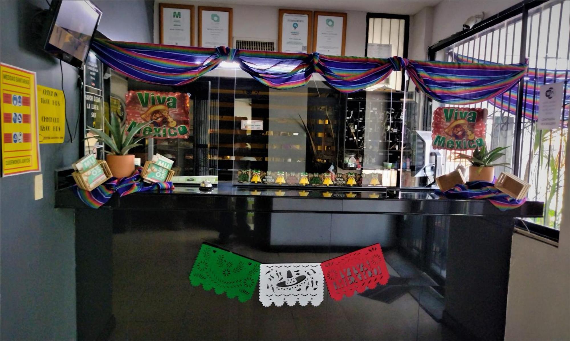 Laguna Inn Torreón エクステリア 写真