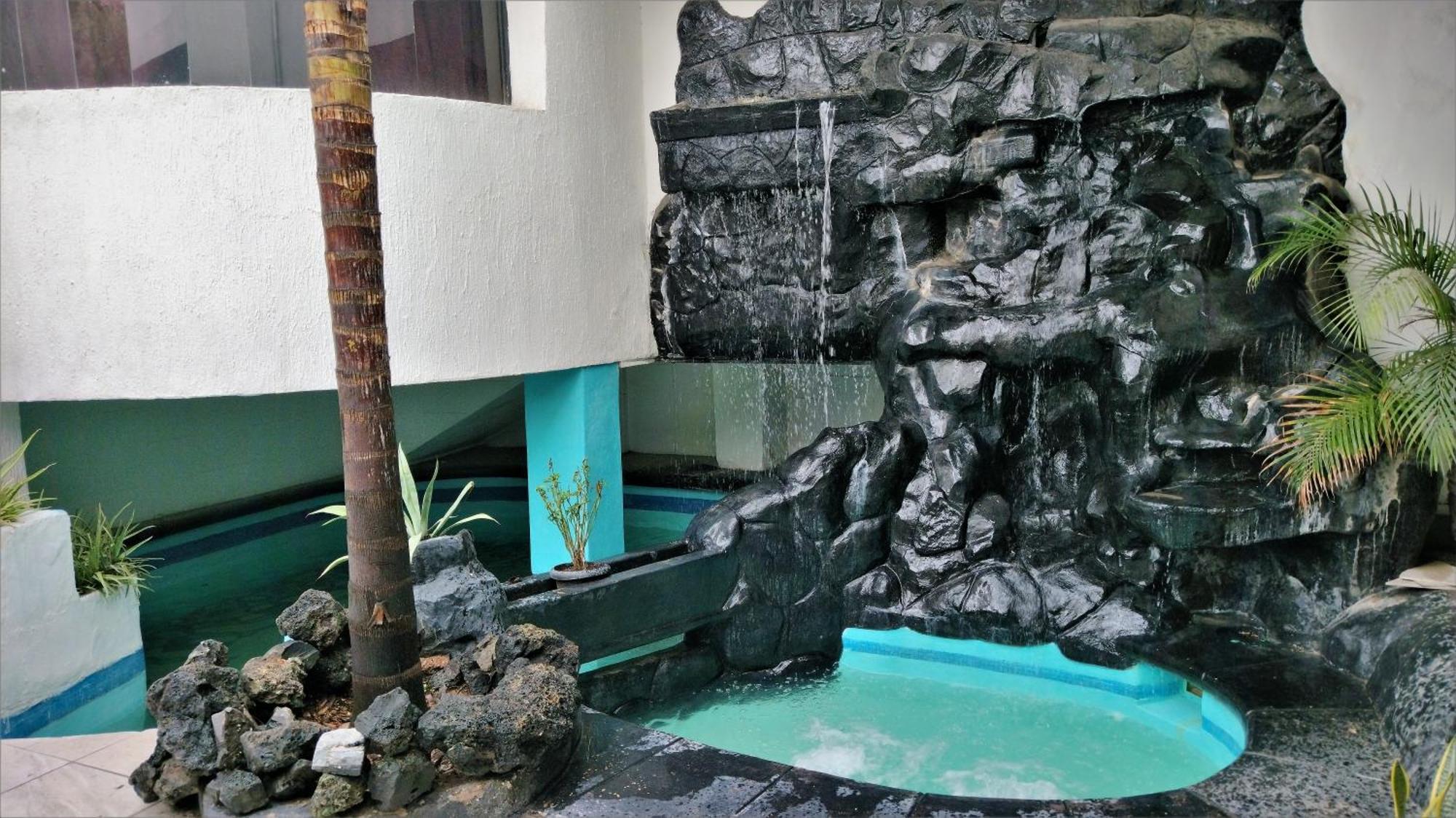 Laguna Inn Torreón エクステリア 写真